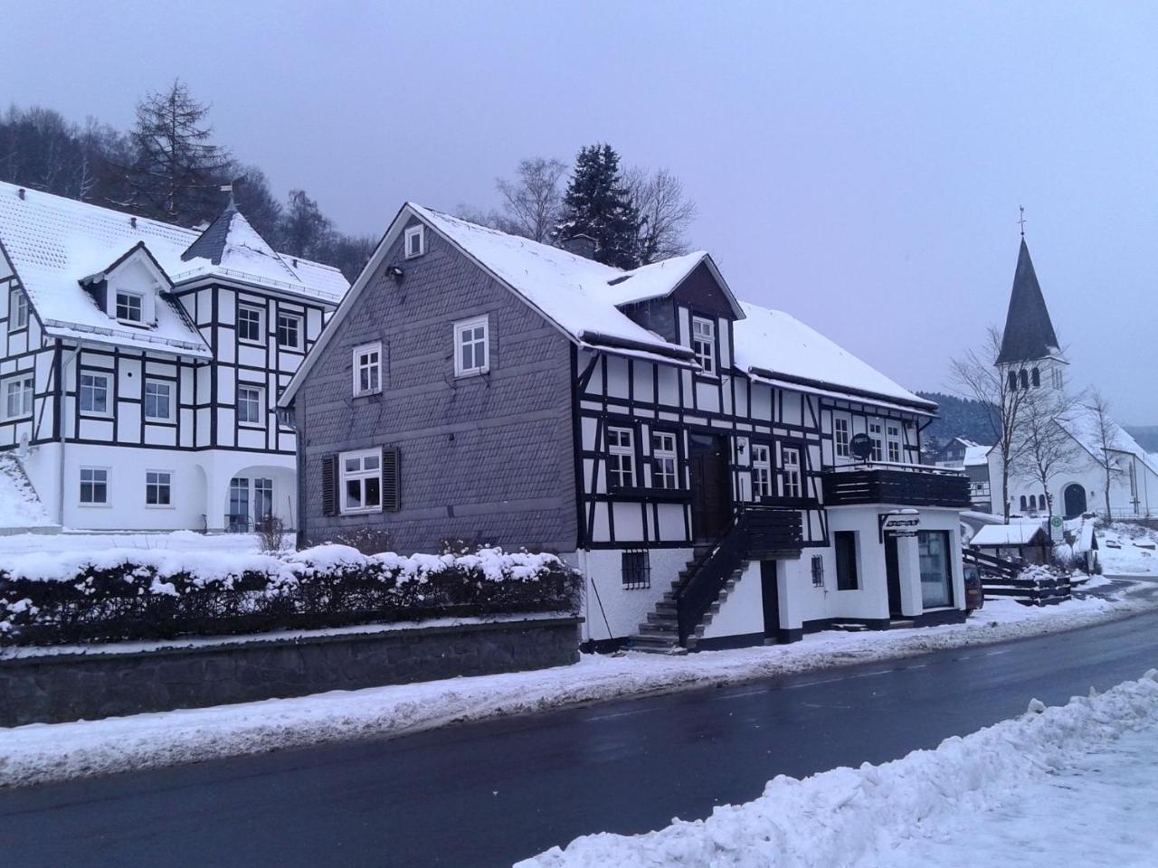 Cozy Holiday Home With Wifi In Hochsauerland Elpe エクステリア 写真